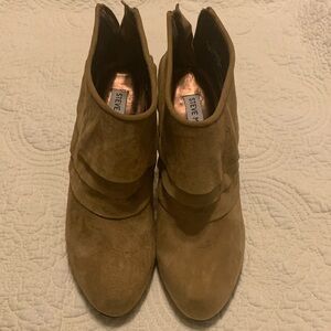 Steve Madden size 9 Tan